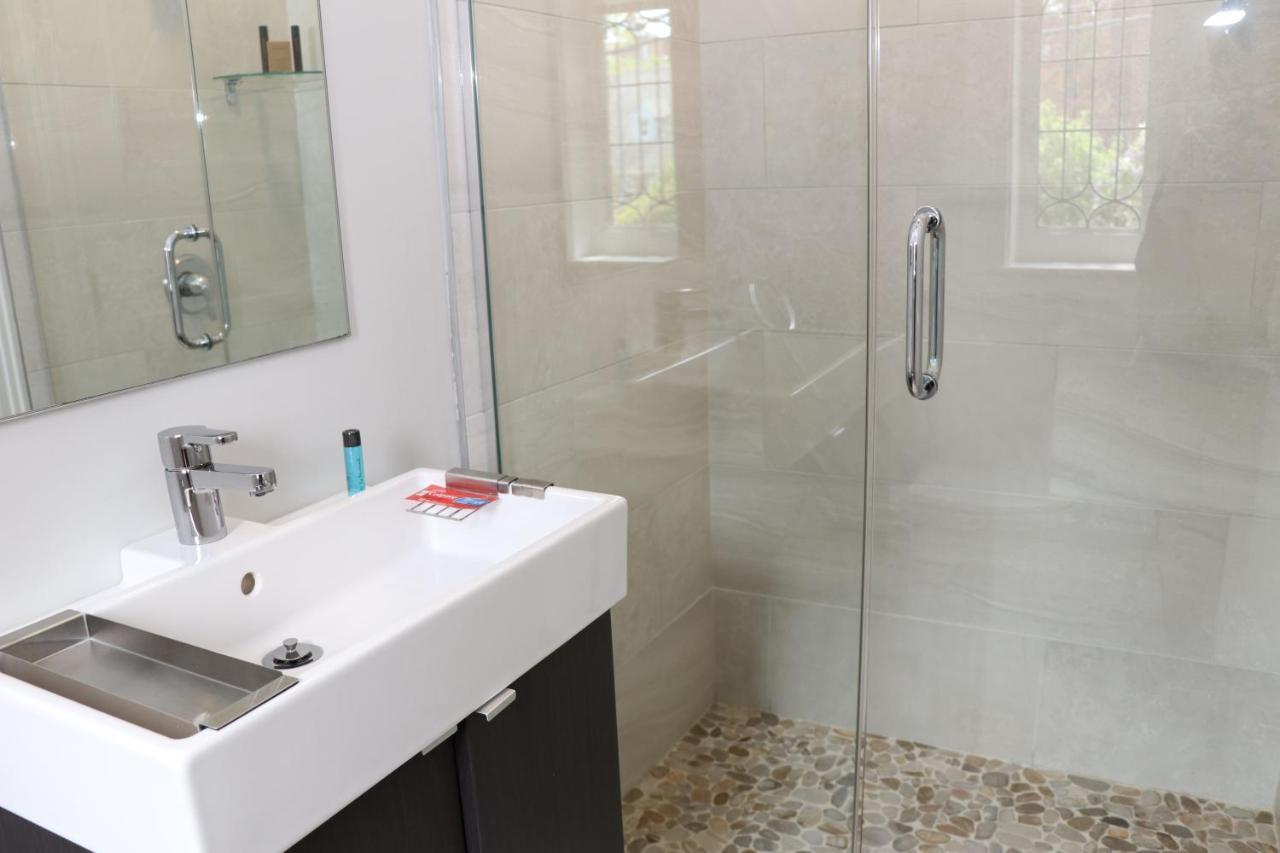 A Stylish Stay W/ A Queen Bed, Heated Floors.. #18 Brookline Zewnętrze zdjęcie